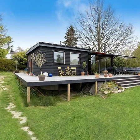 Дом отдыха Two-bedroom In