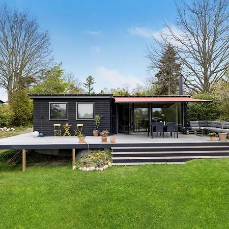 Holiday home Lovely In With Kitchen Bogo By